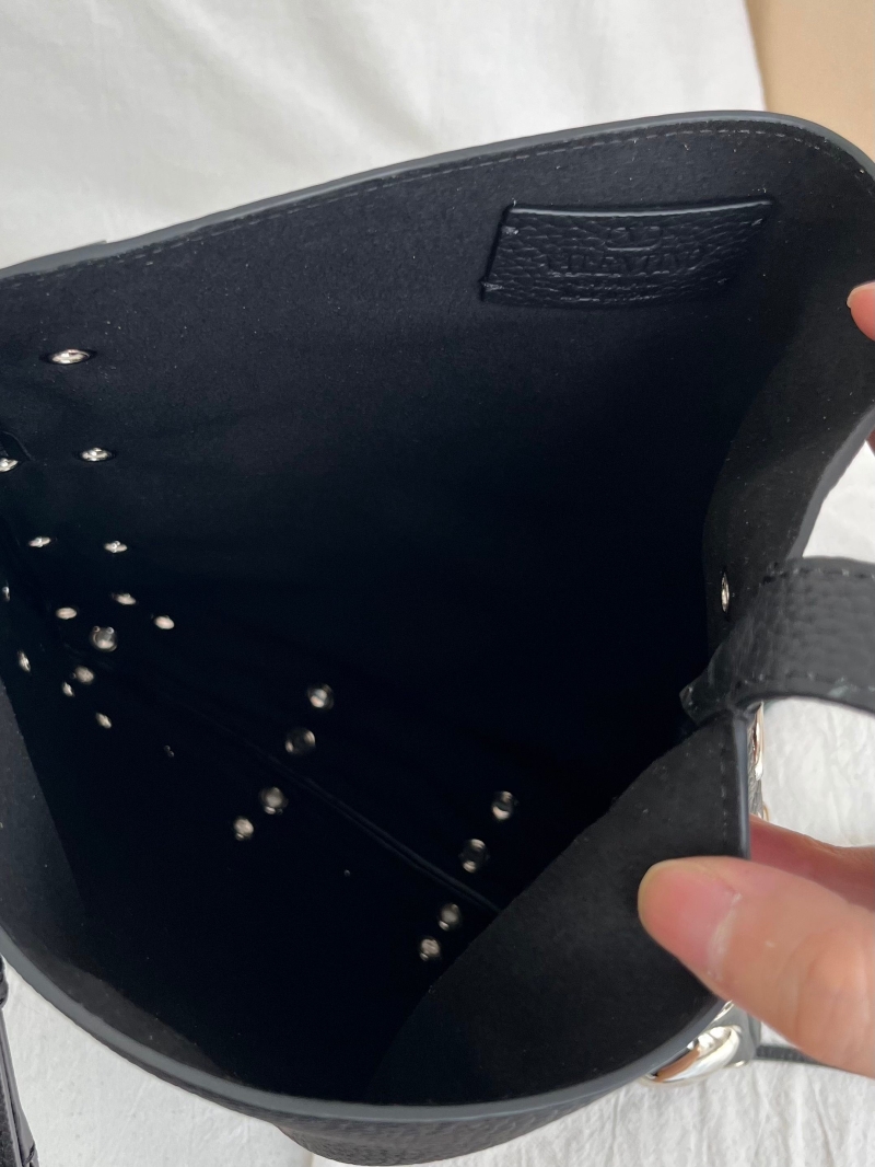 Va1e*ntin0 satchel bag